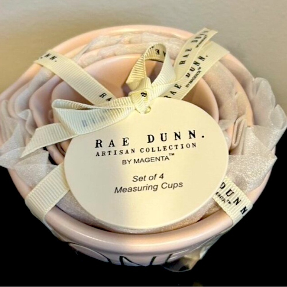 Pink rea dunn measuring cups